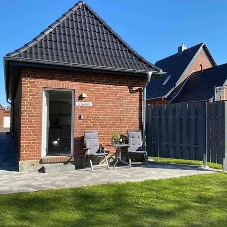 Ferienwohnung „De Peerstall“ Mit Fahrraedern, Husum Husum  Exterior photo